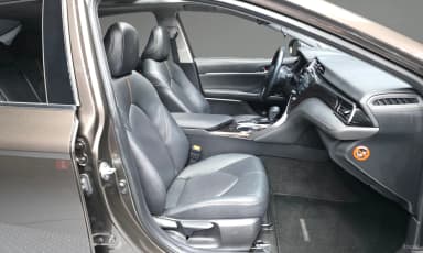 Camry (XV70)