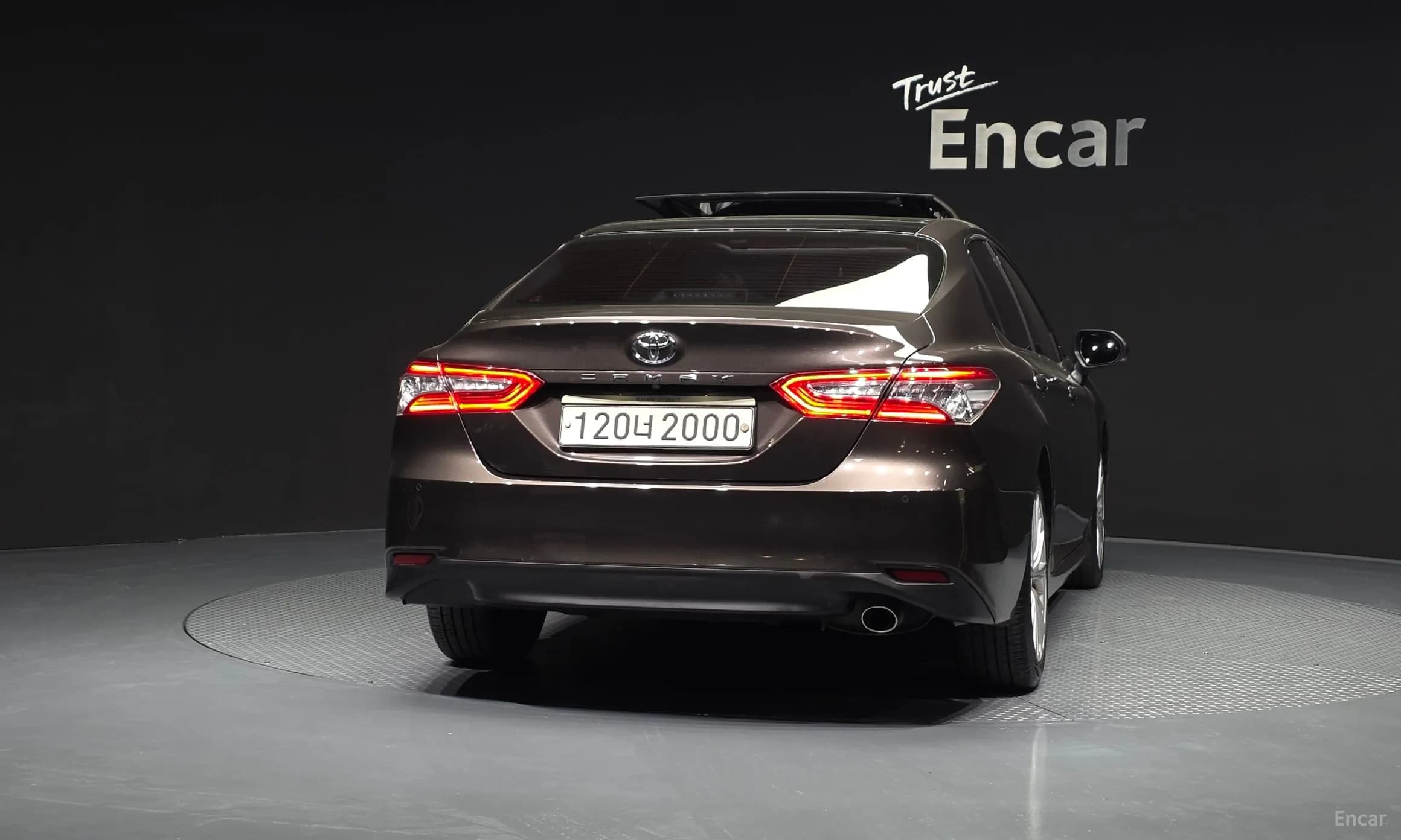 Camry (XV70)