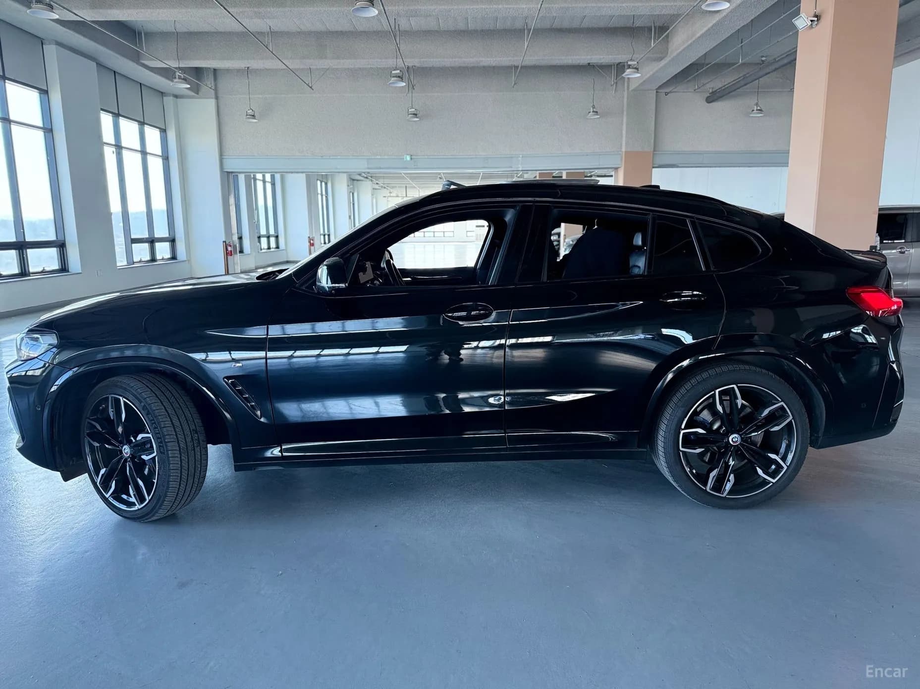 X4 (G02)