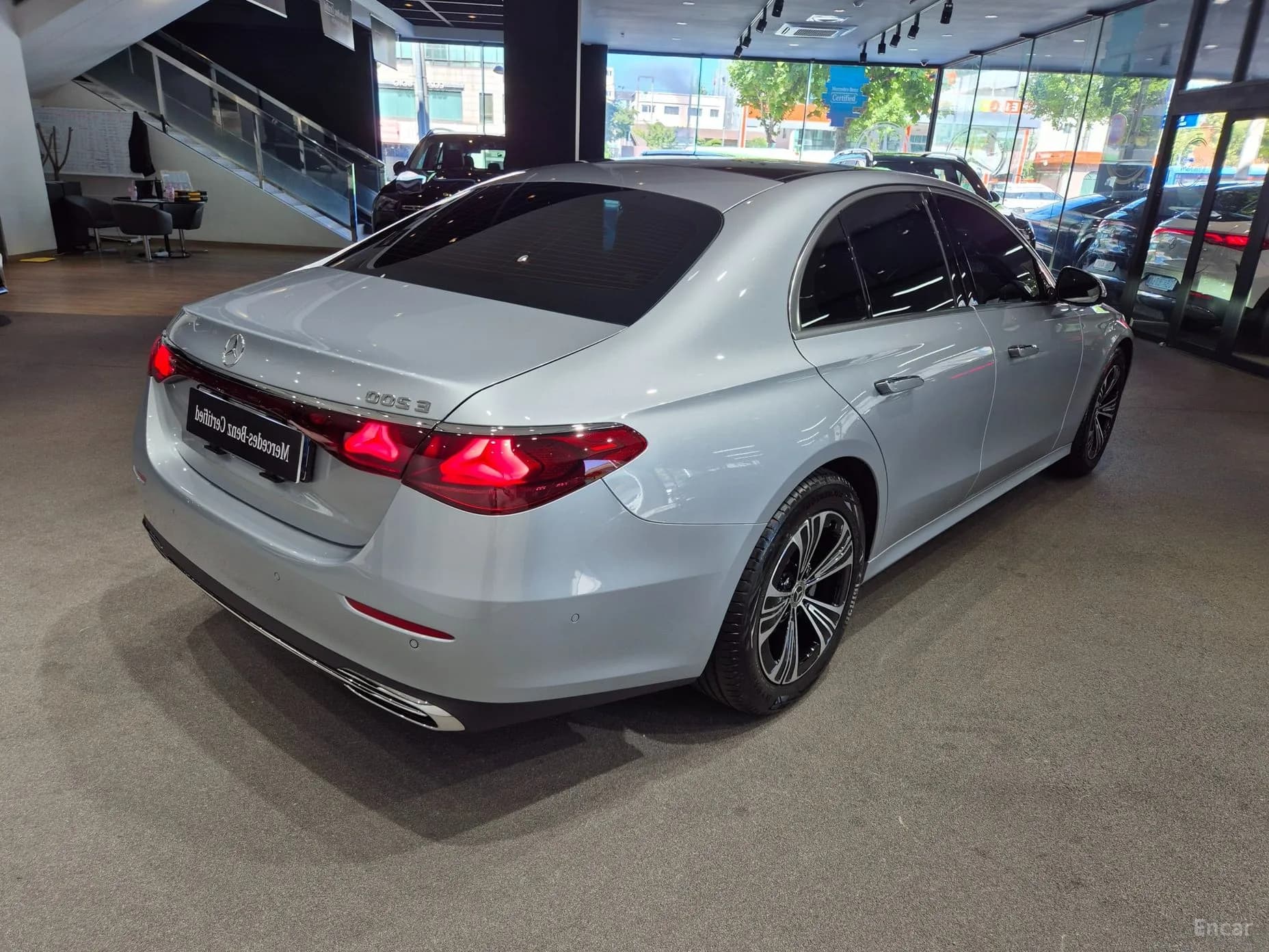 E-Class W214