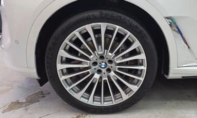X7 (G07)