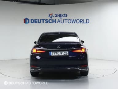ES300h 7th Generation