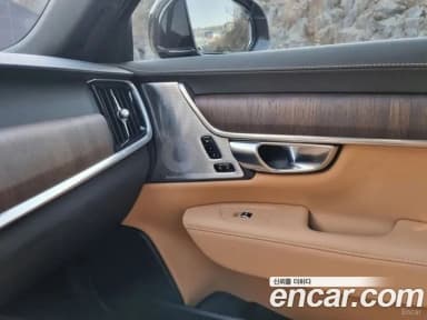 S90