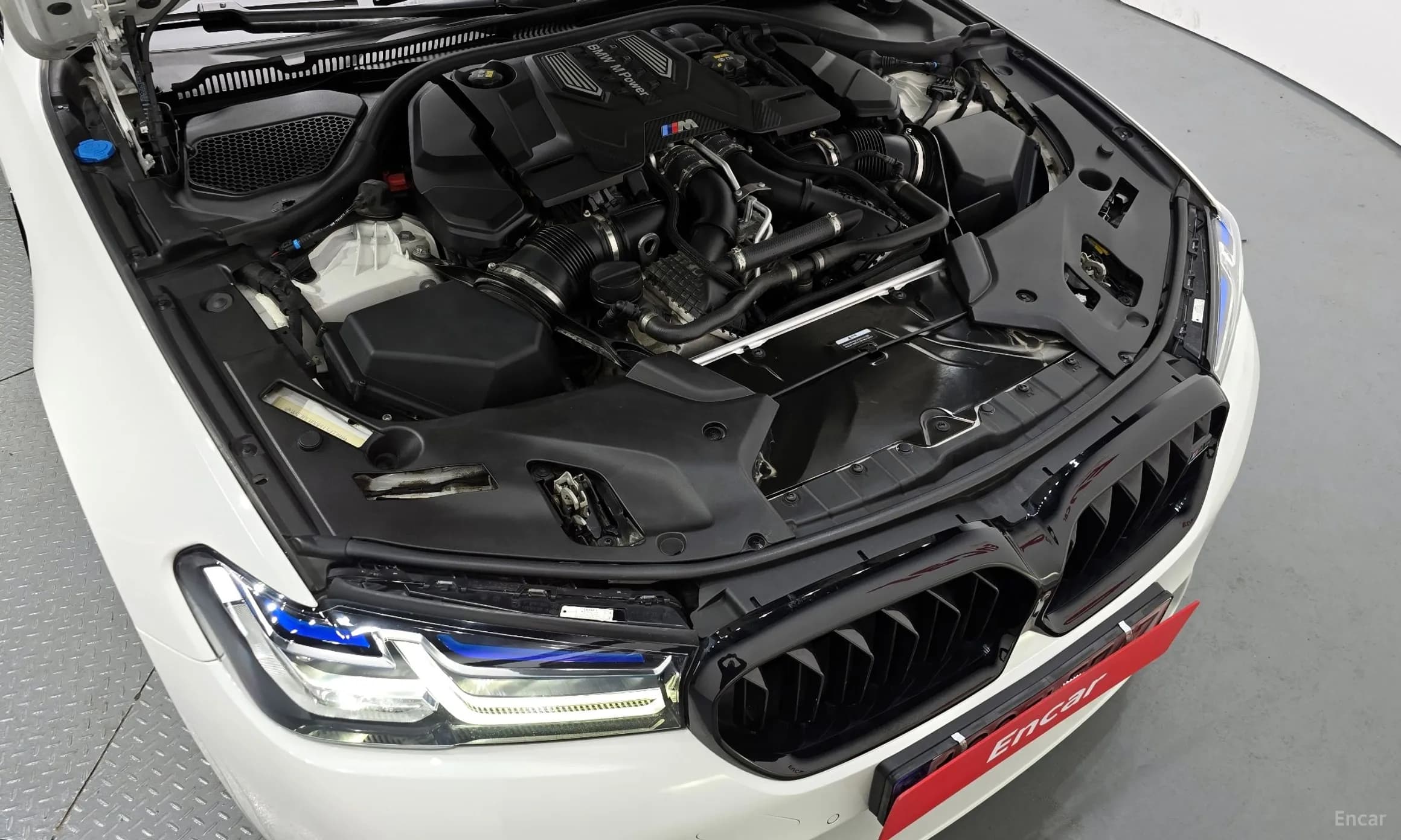 M5 (F90)