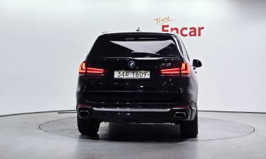 X5 (F15)