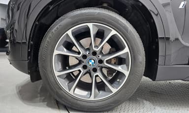 X5 (F15)