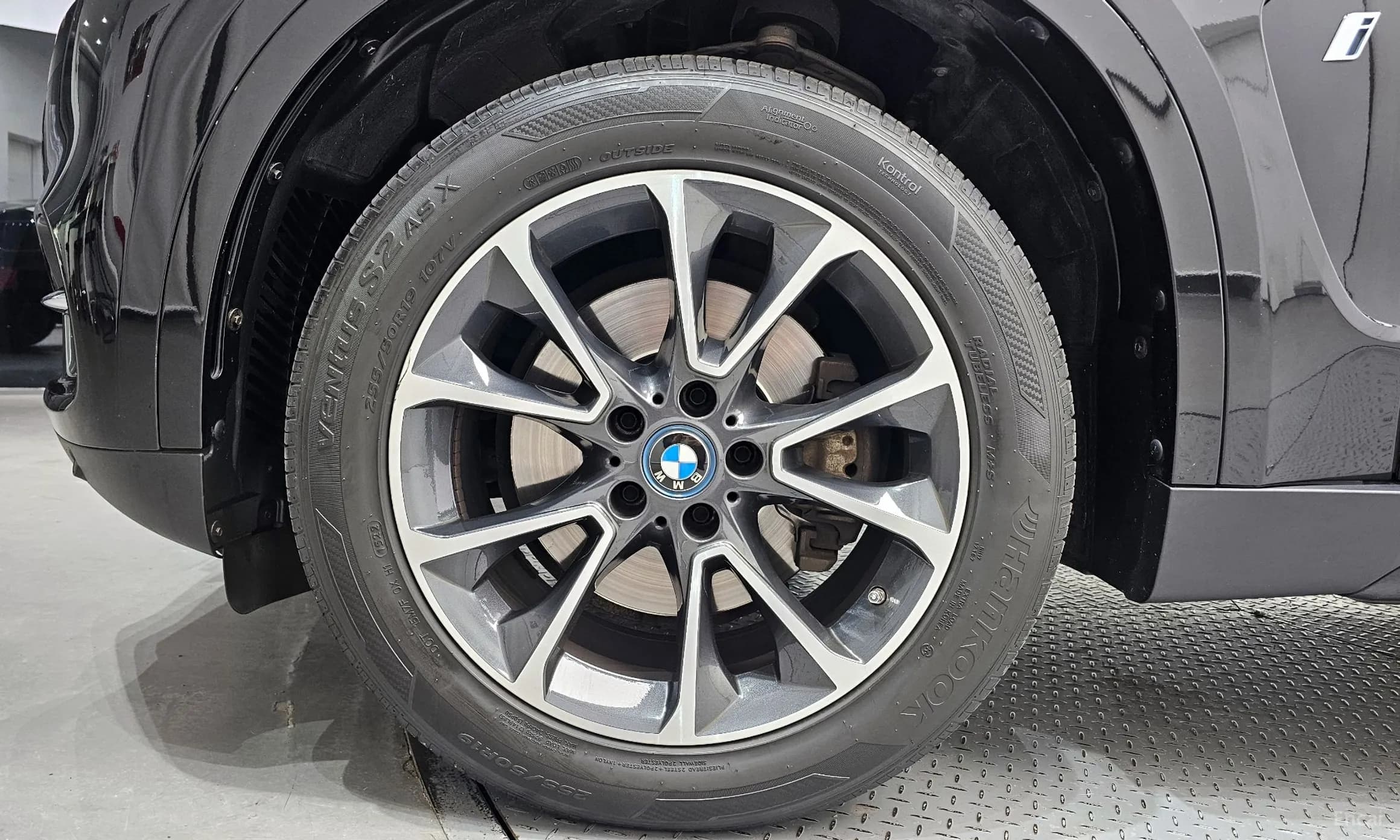 X5 (F15)
