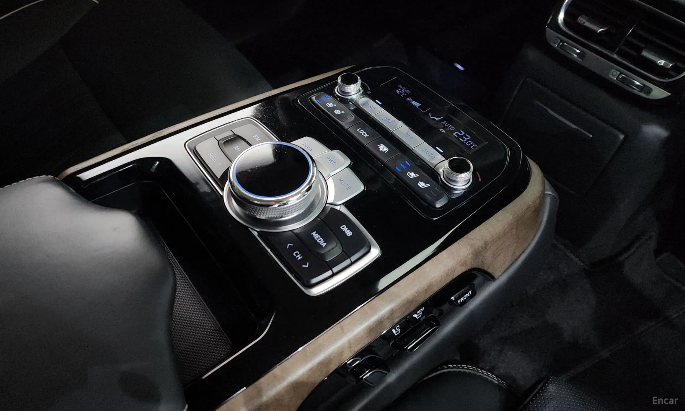 G90