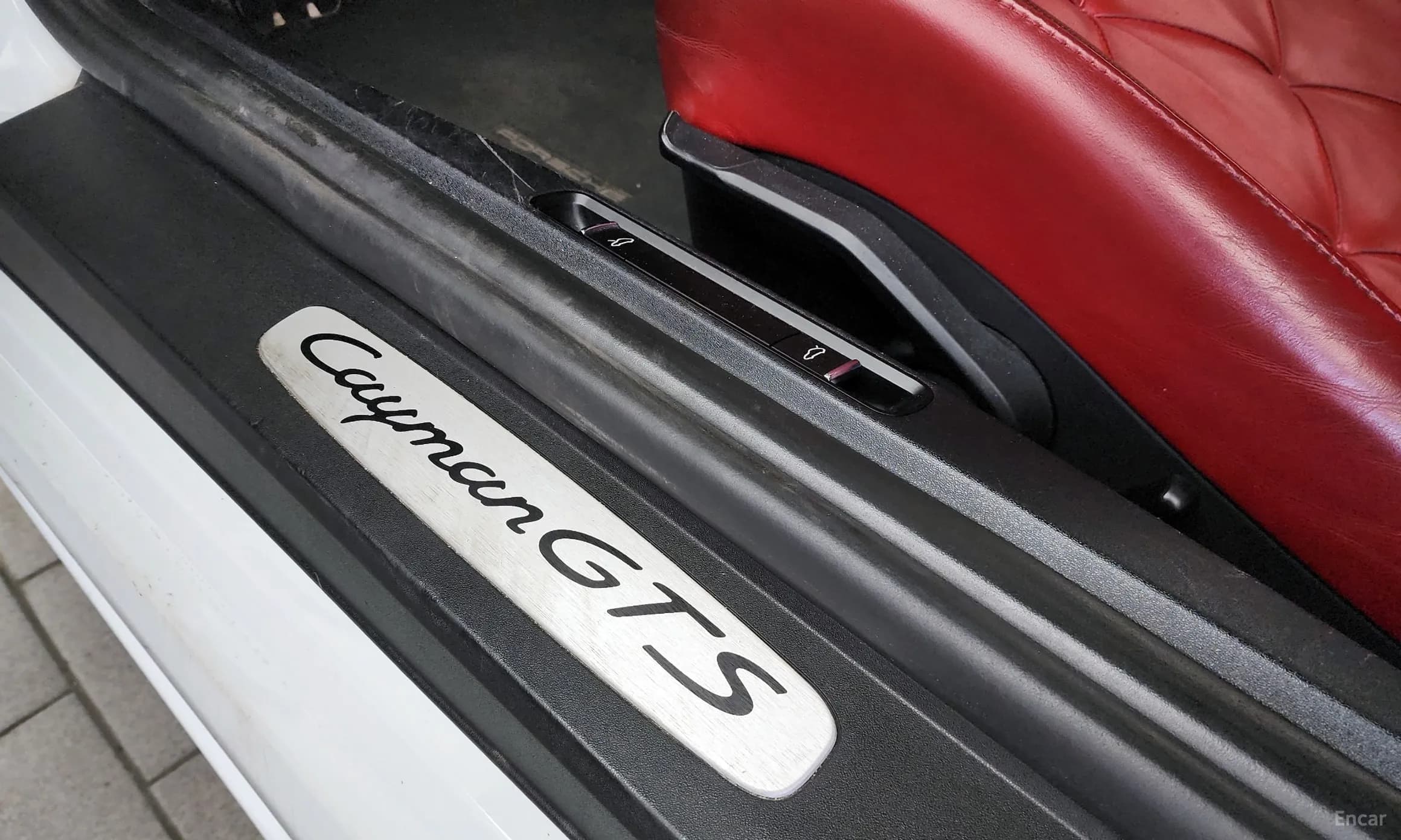 718 Cayman