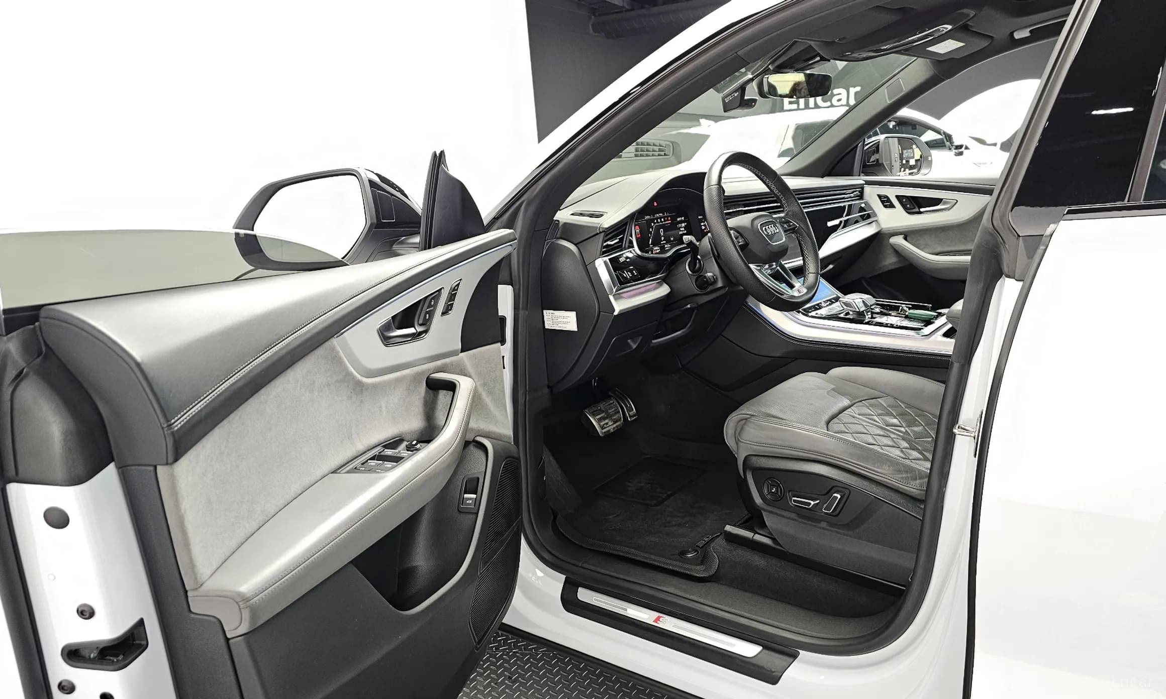 Q8 (4M)