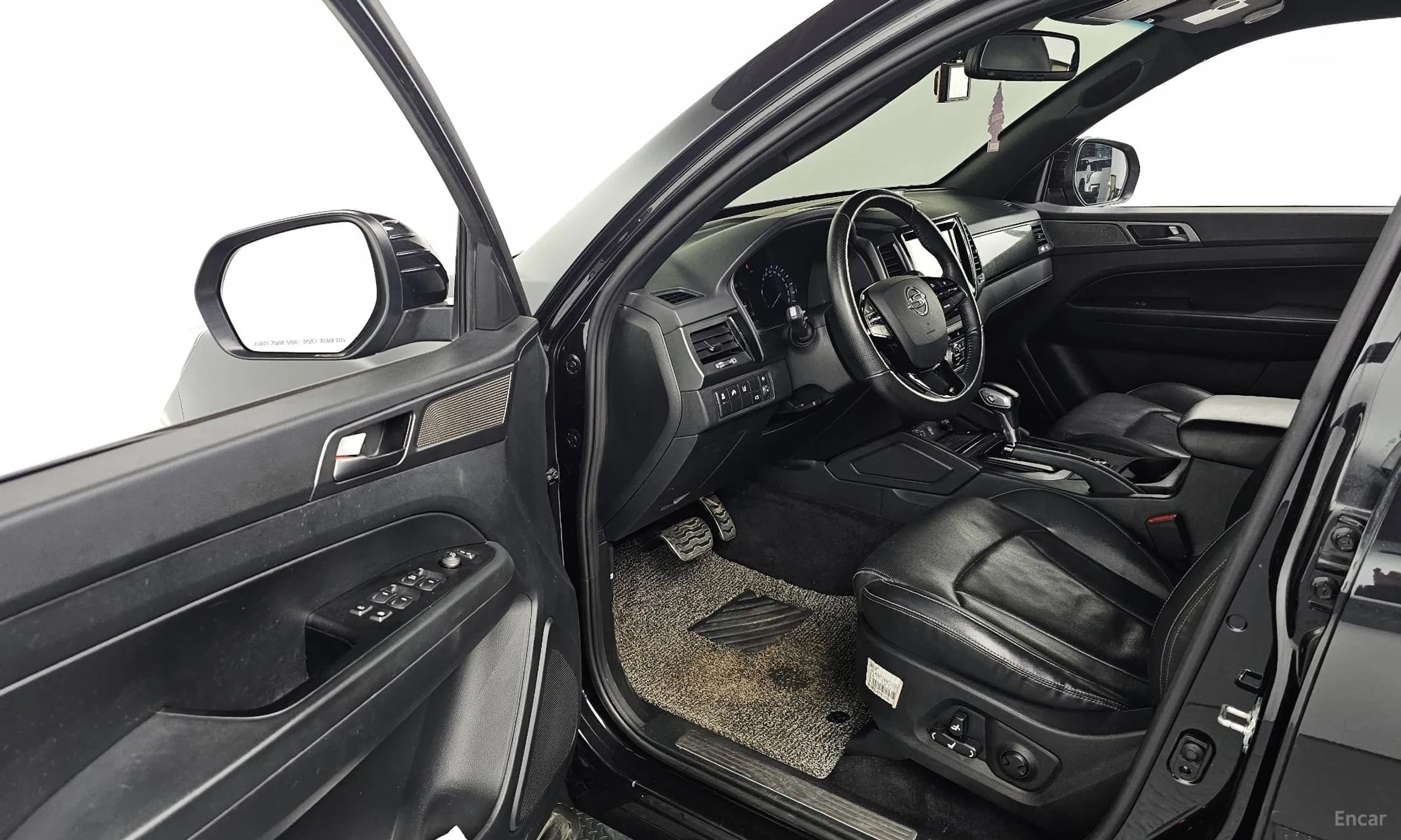 Rexton Sports Khan