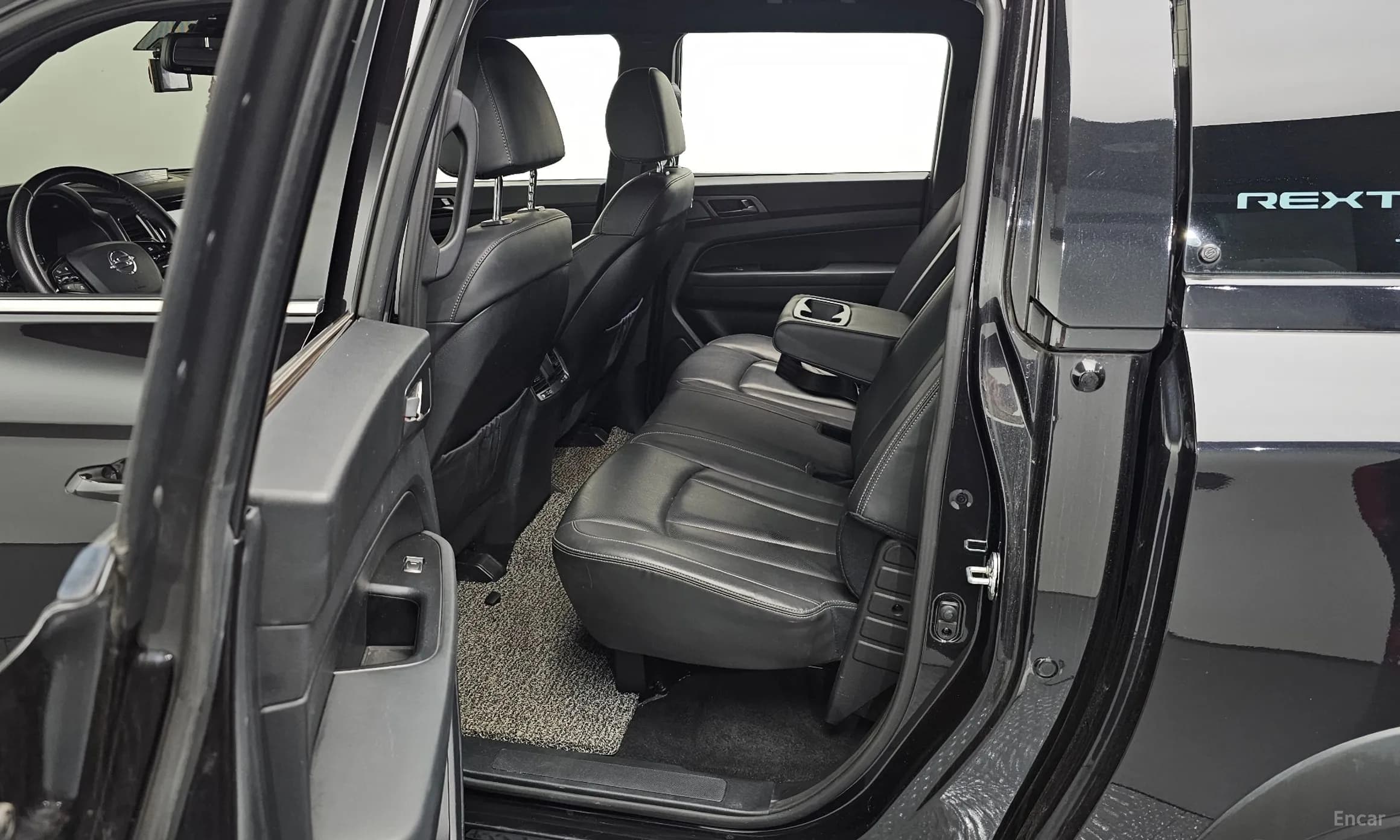 Rexton Sports Khan