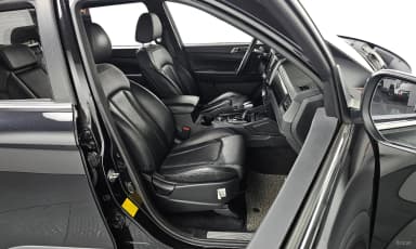 Rexton Sports Khan