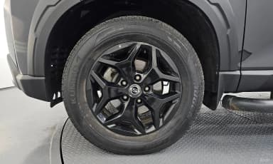 Rexton Sports Khan