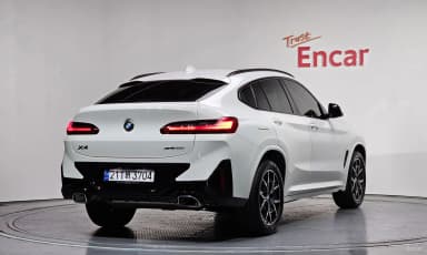 X4 (G02)
