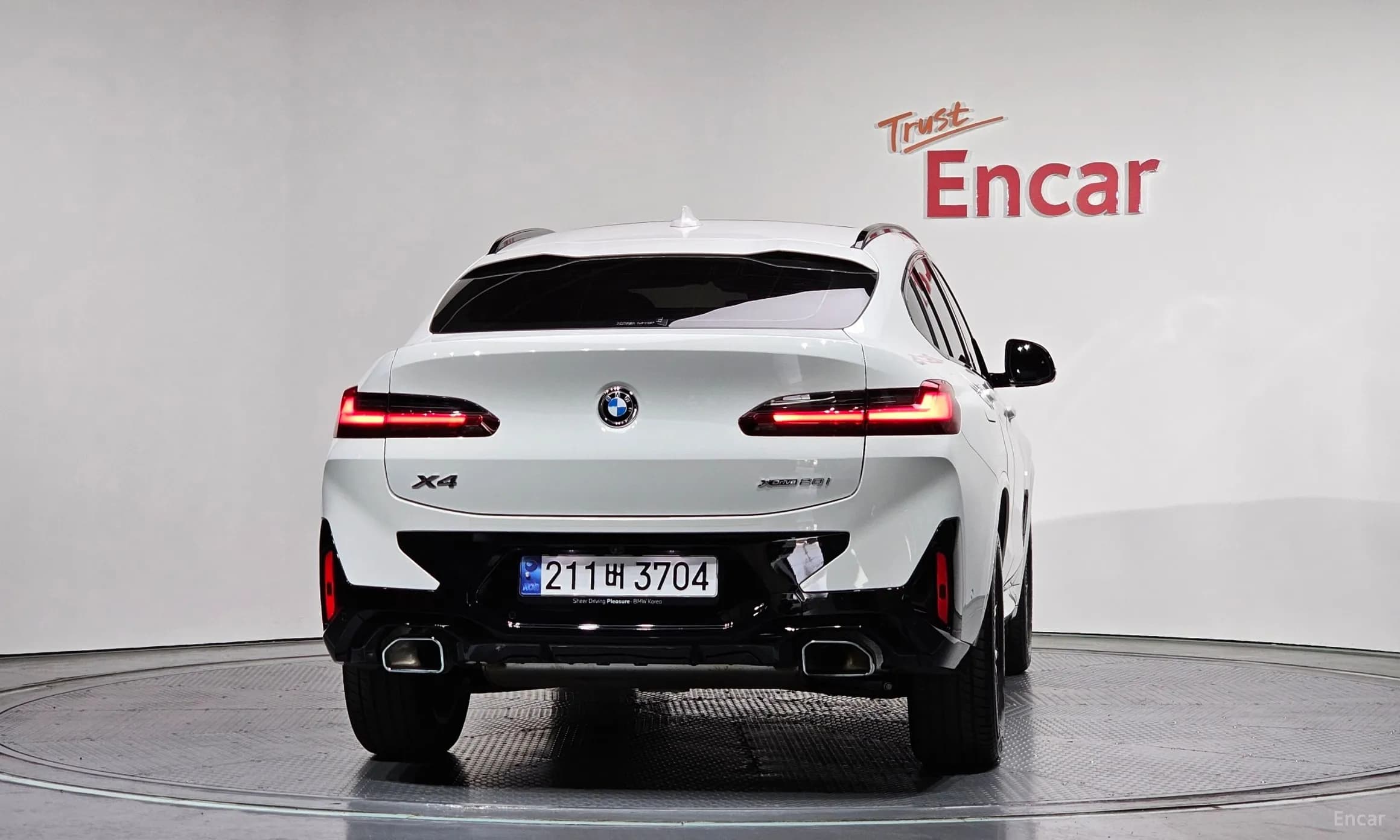 X4 (G02)