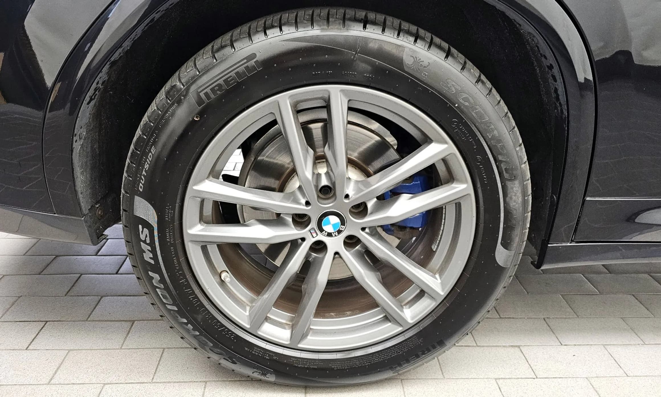 X4 (G02)