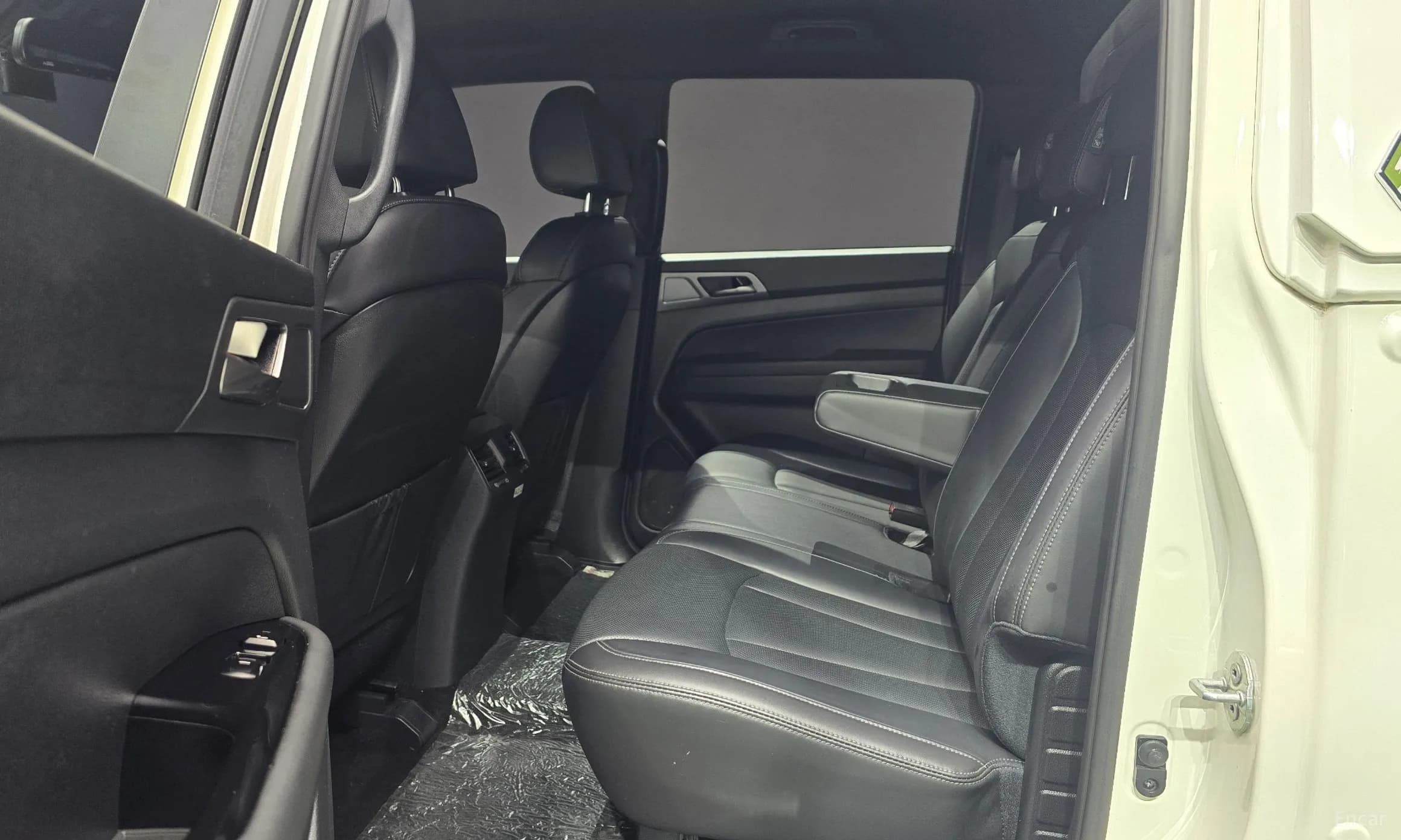 Rexton Sports Khan
