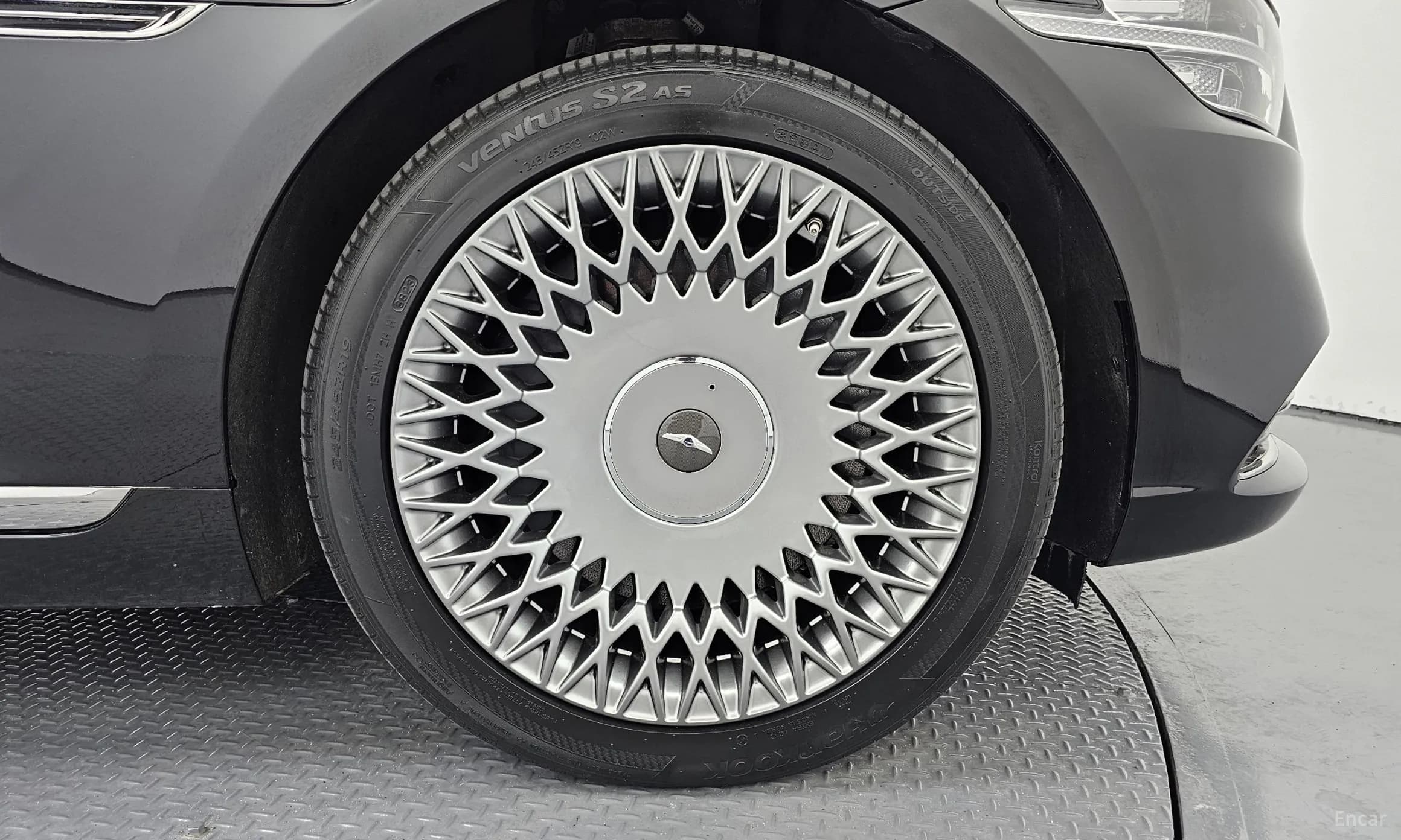 G90