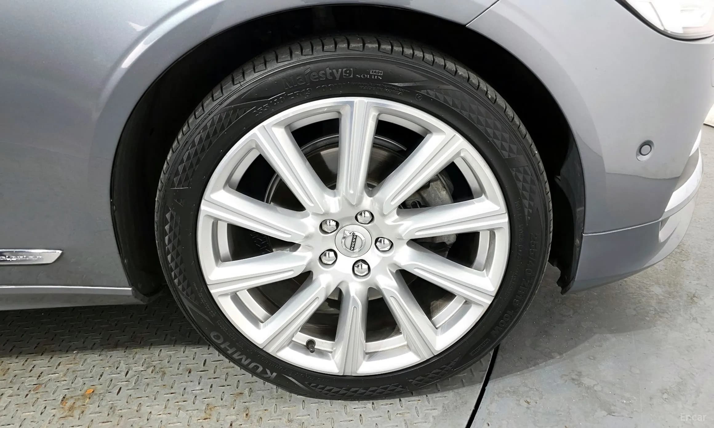 S90