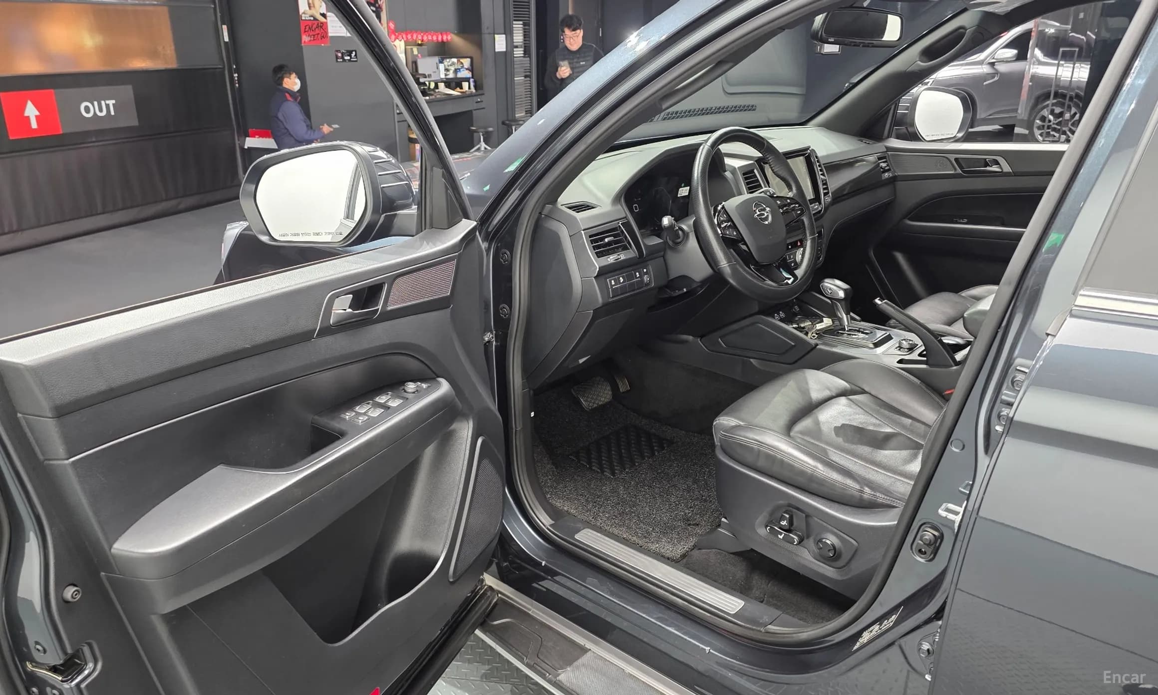 Rexton Sports Khan
