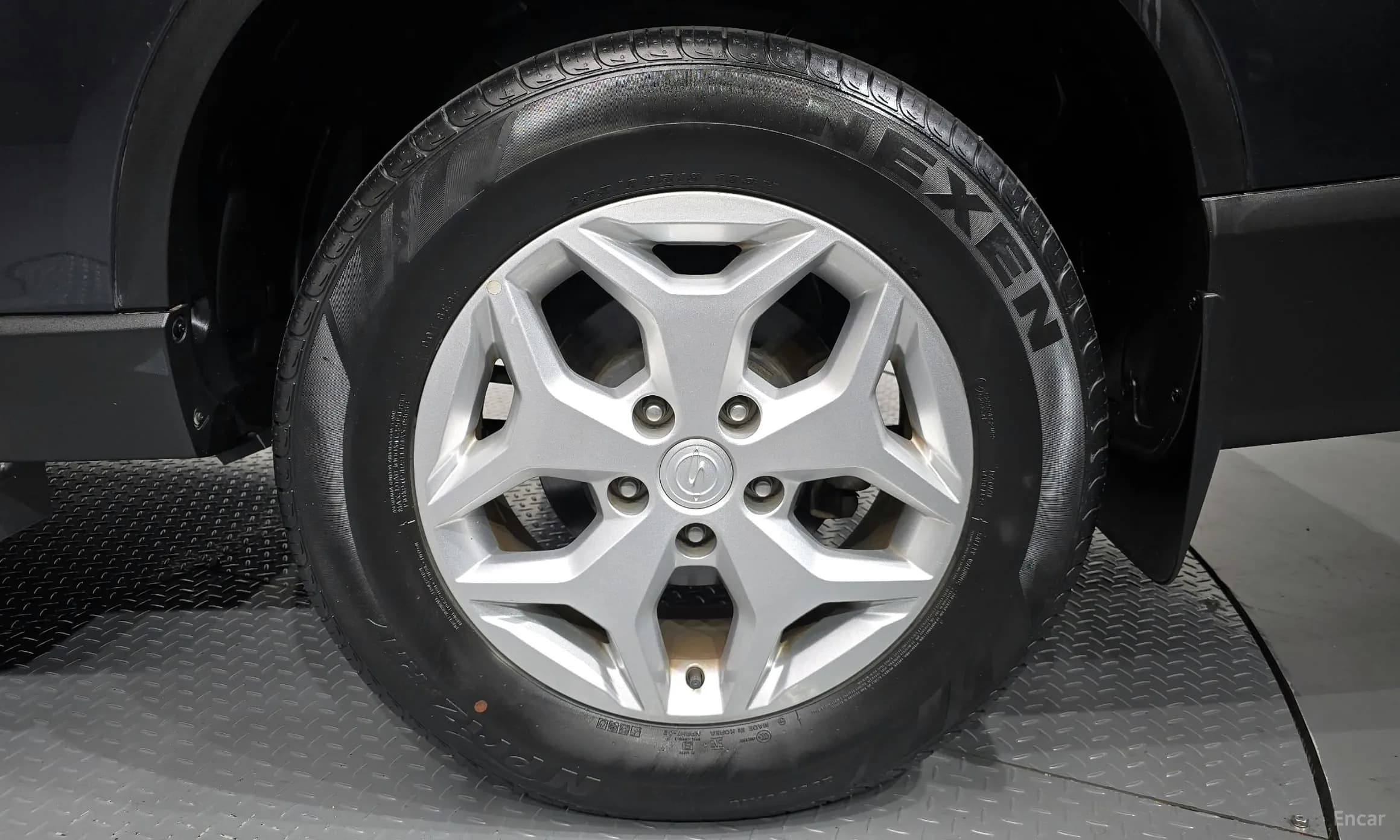 Rexton Sports Khan