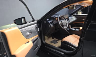 ES300h 7th Generation