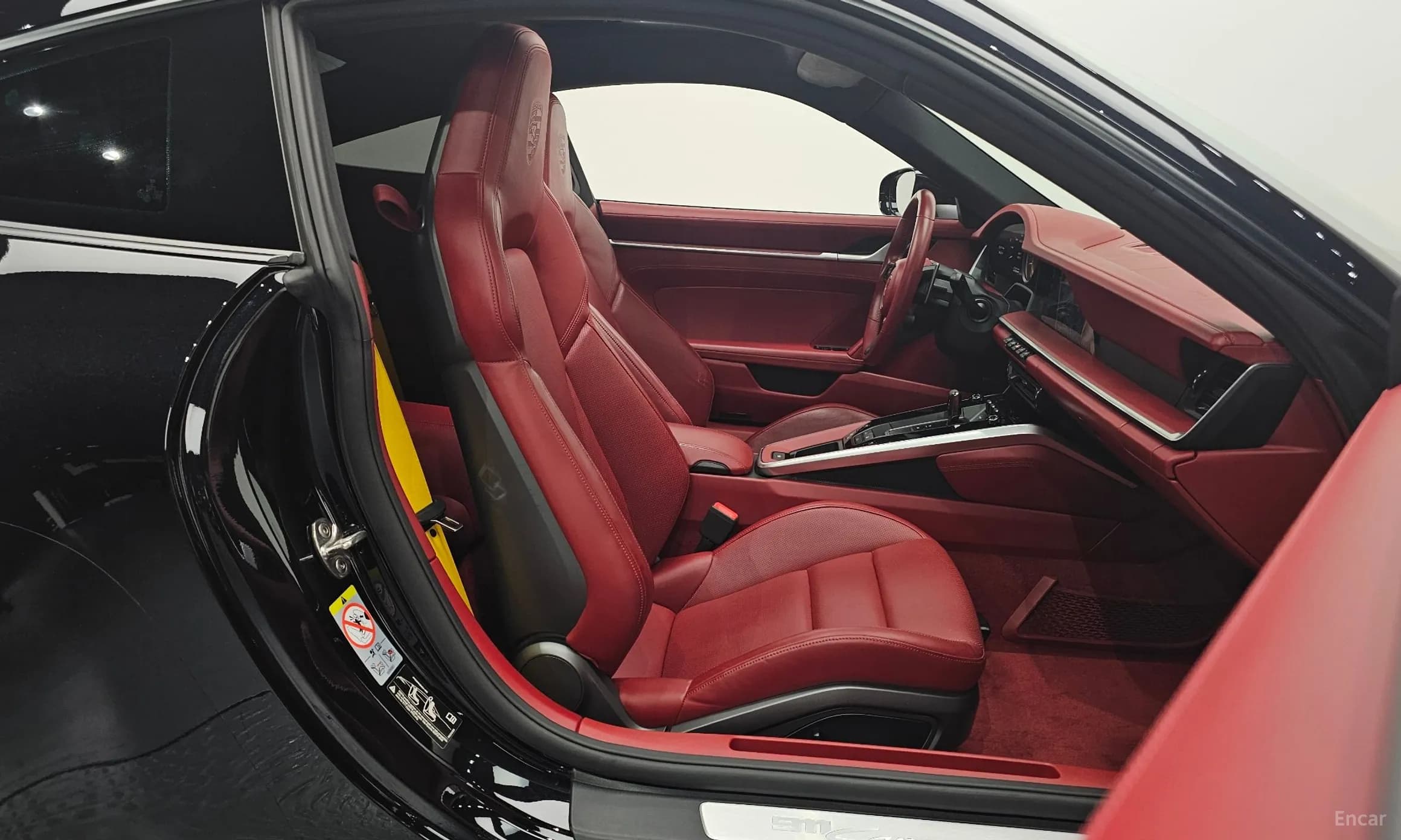 911 (992)