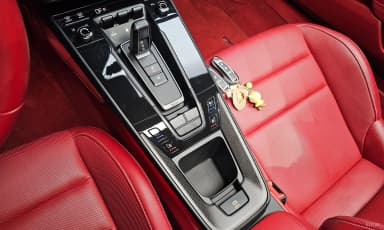 911 (992)