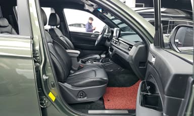 Rexton Sports Khan