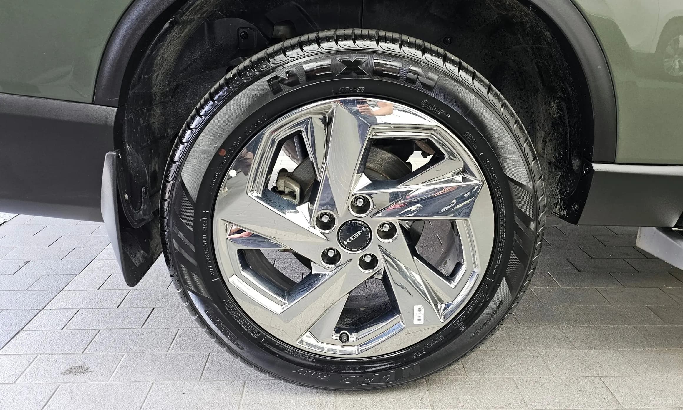 Rexton Sports Khan