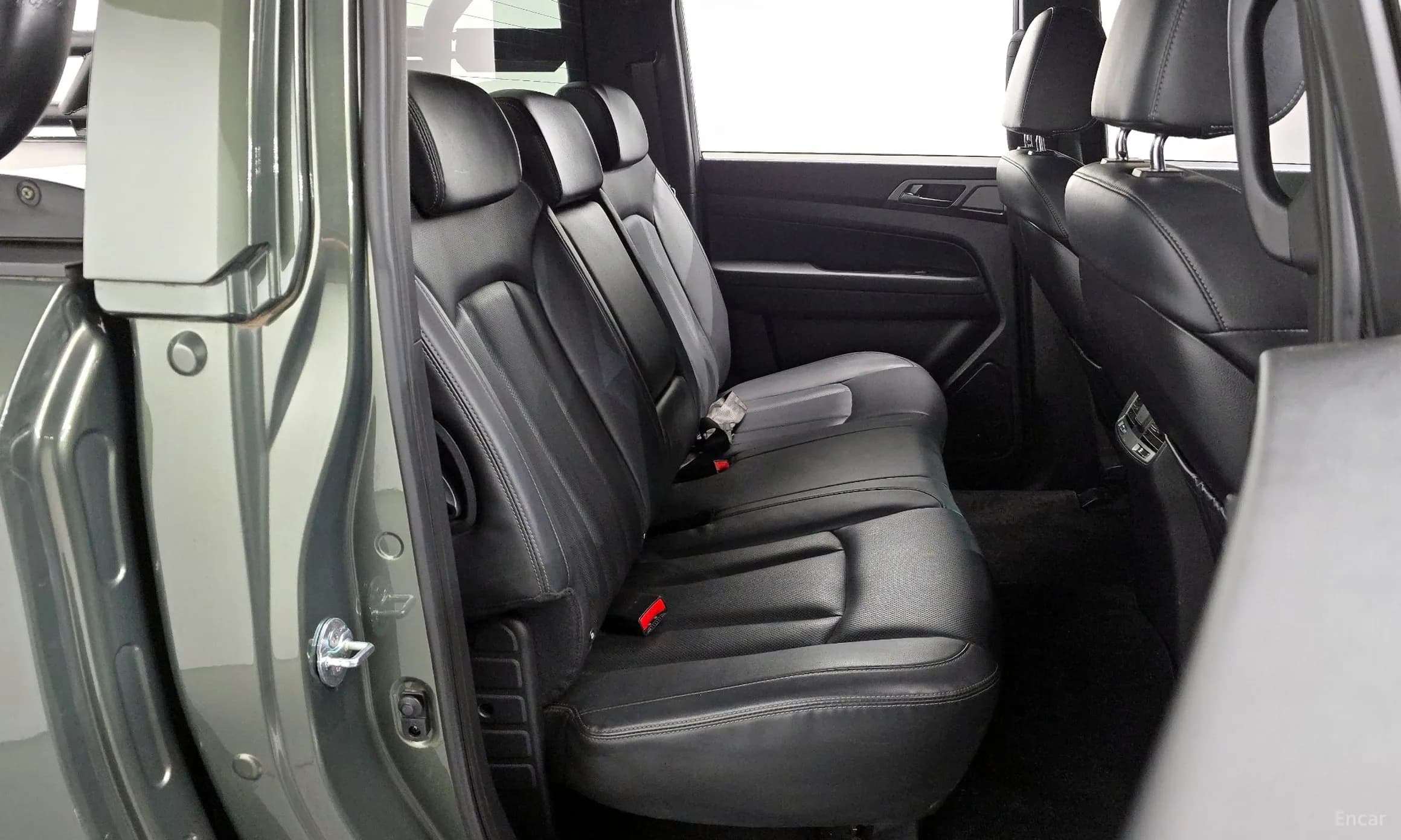 Rexton Sports Khan