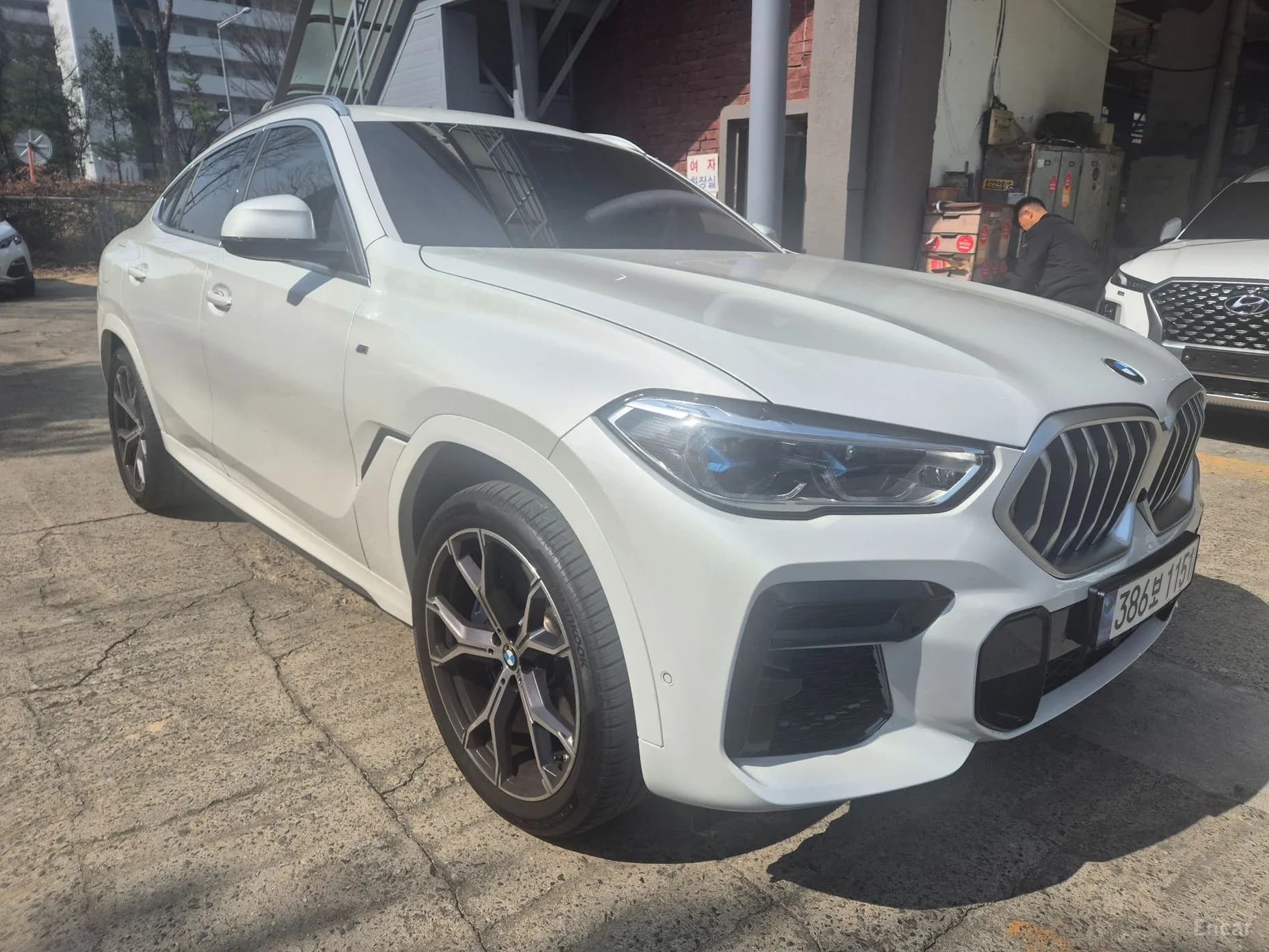 X6 (G06)