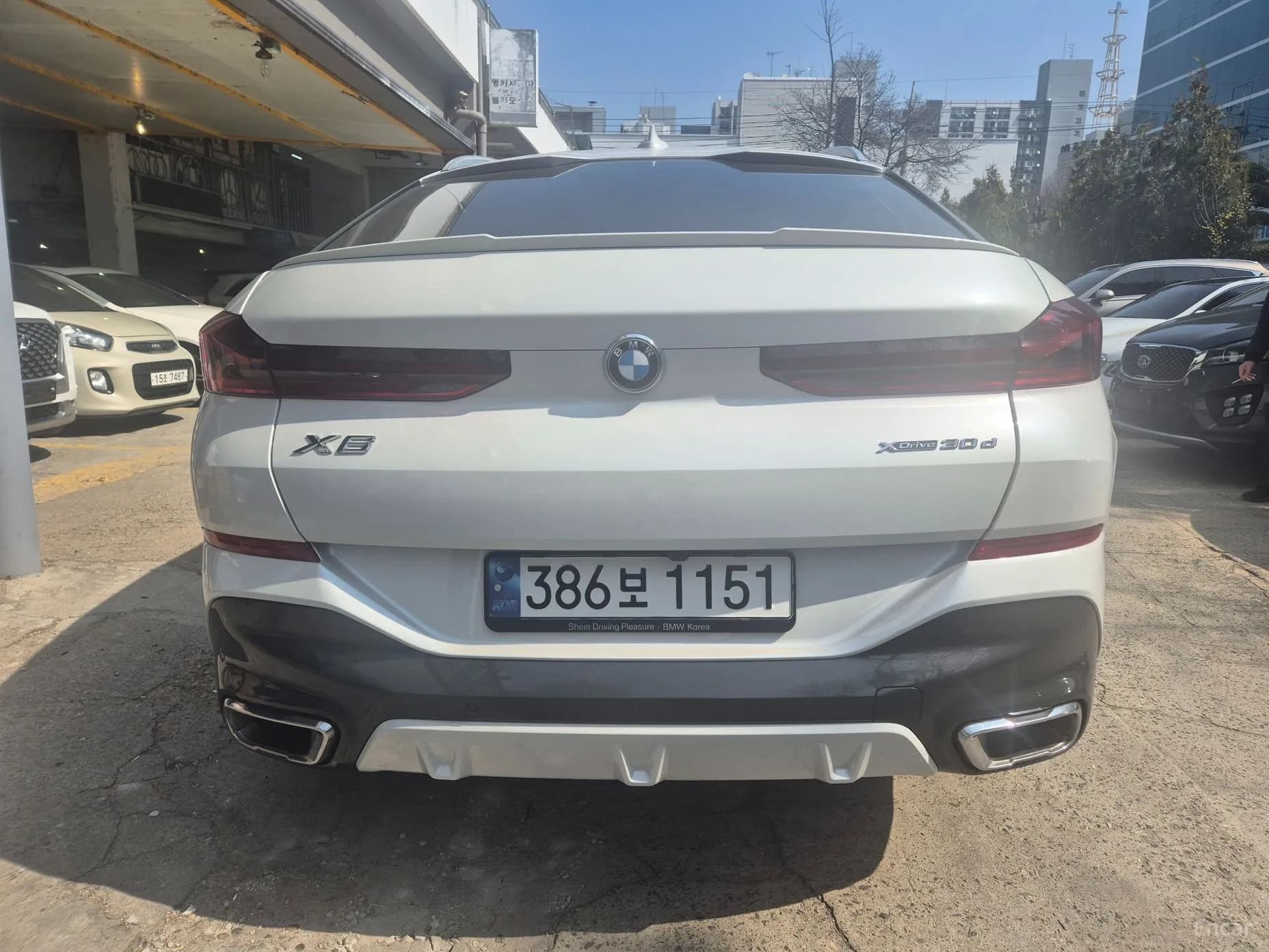 X6 (G06)