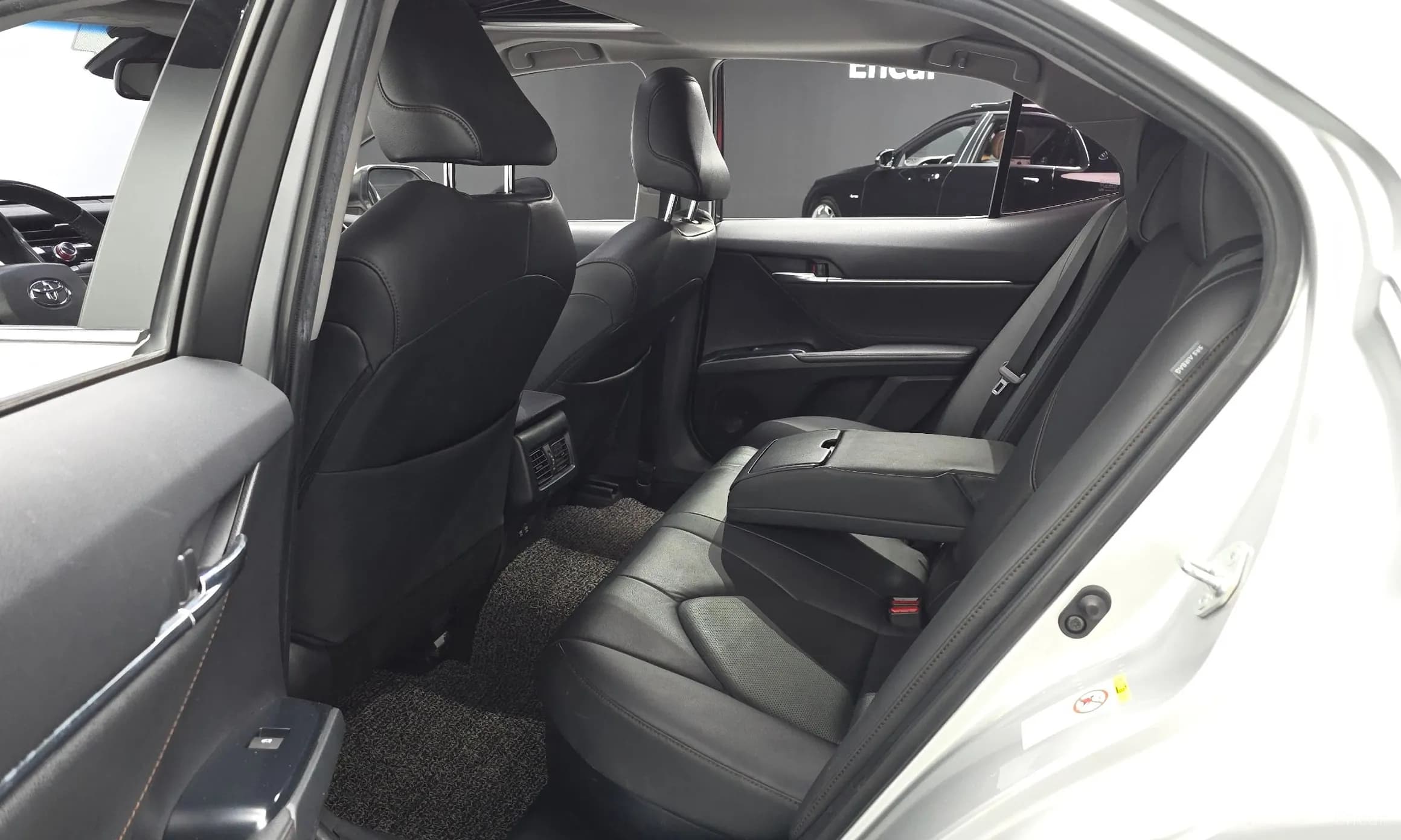 Camry (XV70)