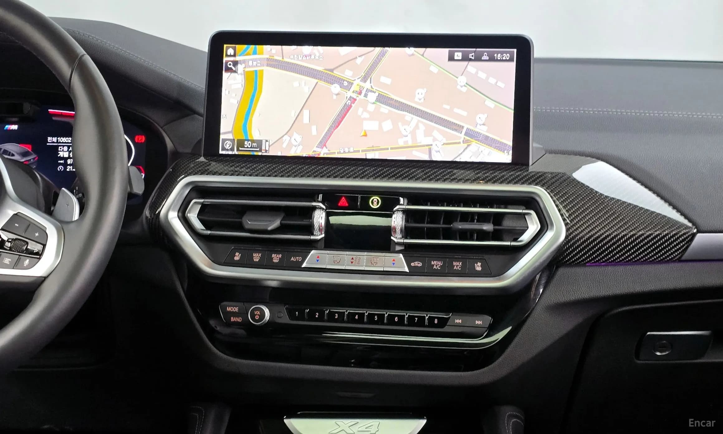 X4 (G02)