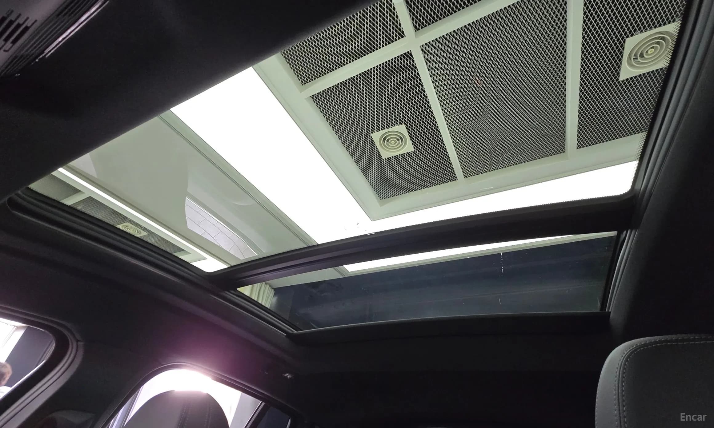 X4 (G02)