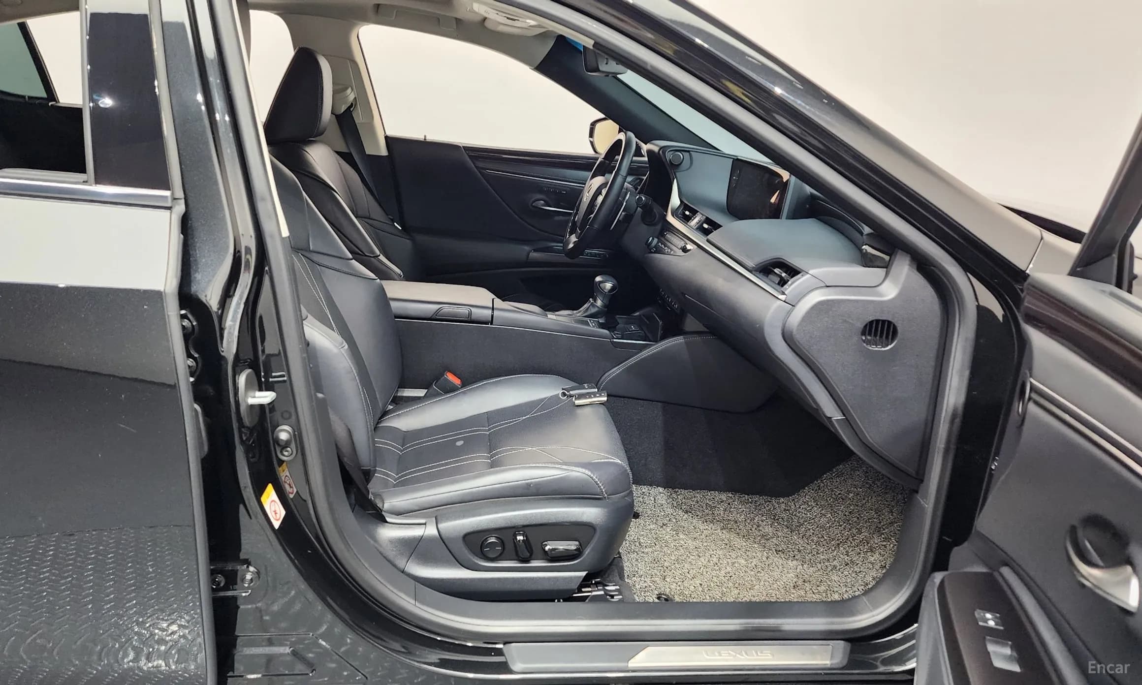 ES300h 7th Generation