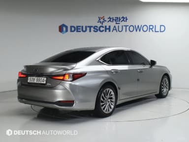 ES300h 7th Generation