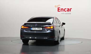ES300h 7th Generation
