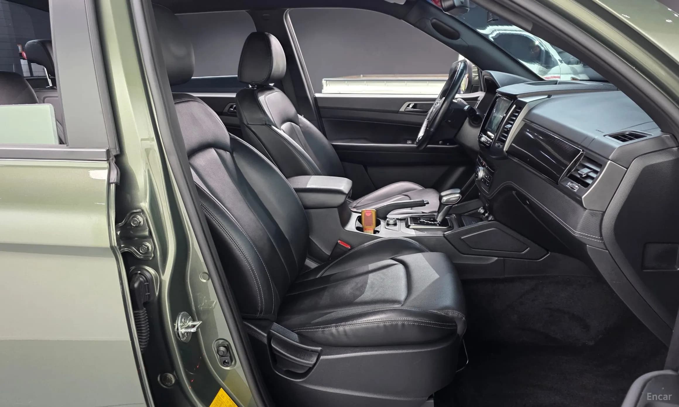 Rexton Sports Khan
