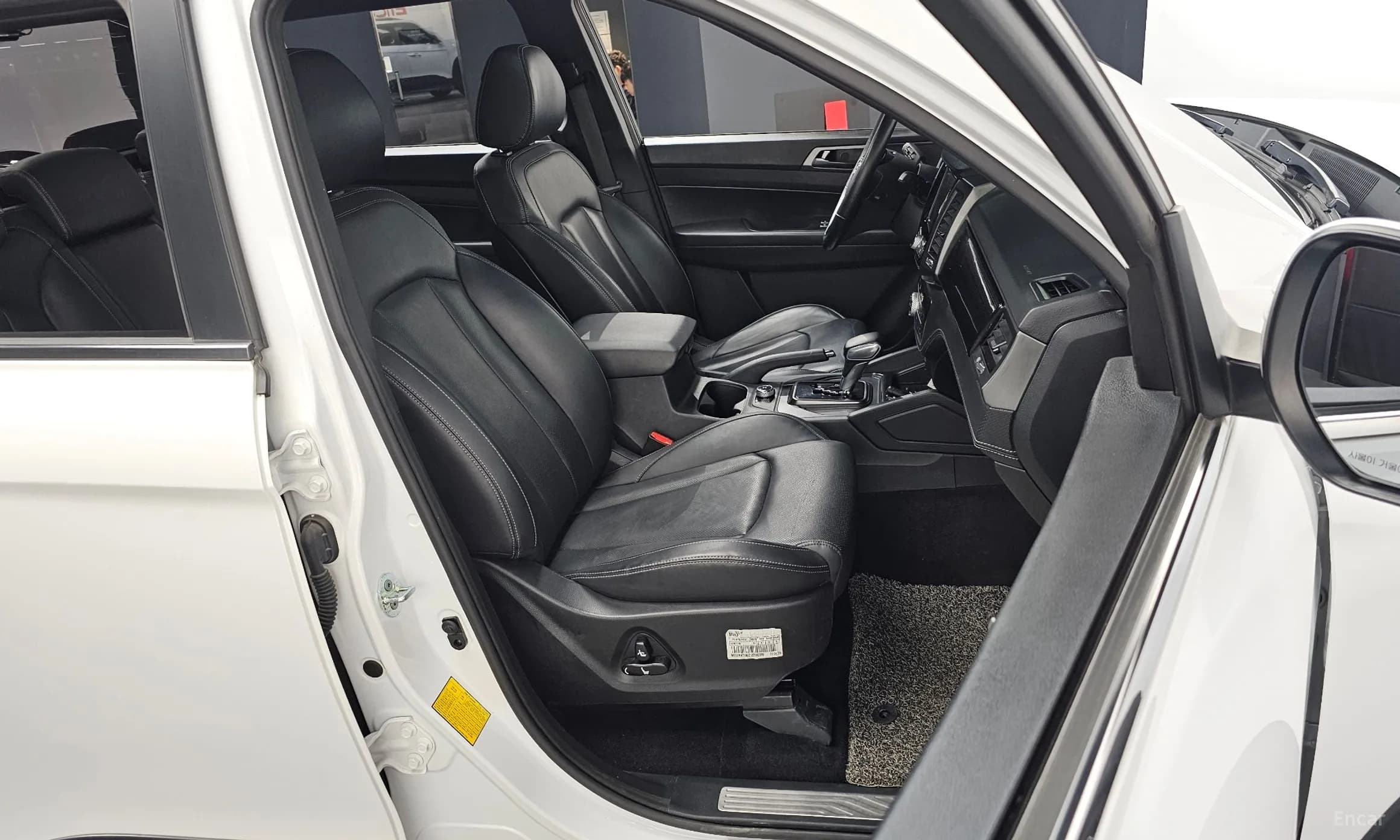Rexton Sports Khan