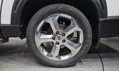 Rexton Sports Khan
