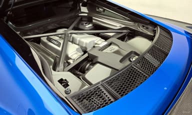 R8 (4S)