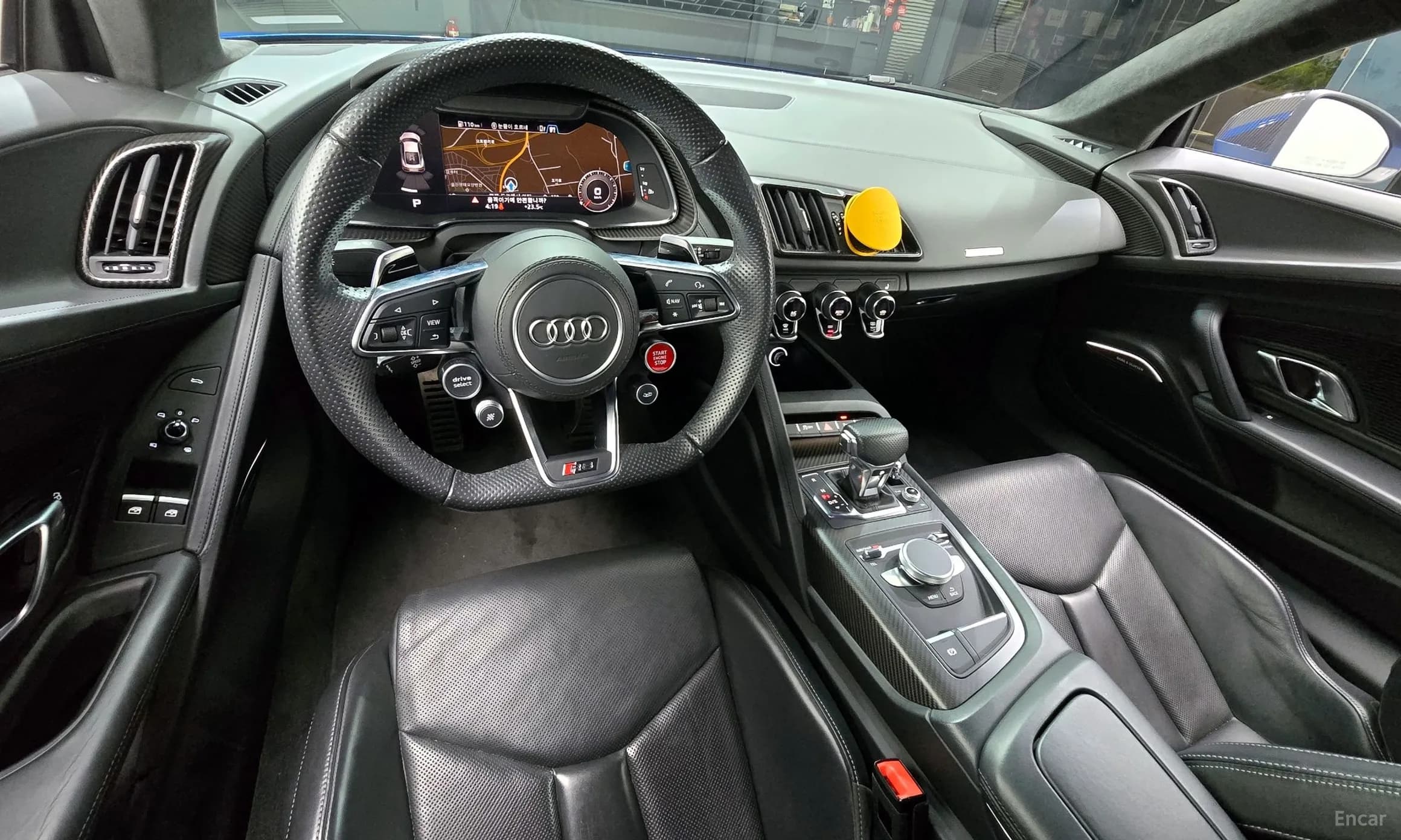R8 (4S)