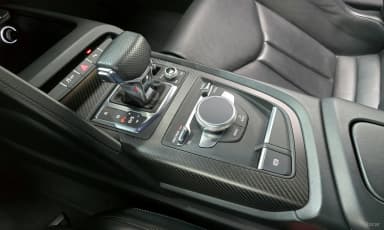 R8 (4S)