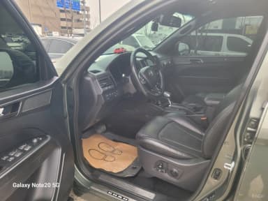 Rexton Sports Khan