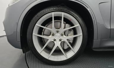 X5 (F15)