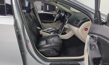 V40