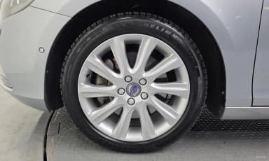 V40